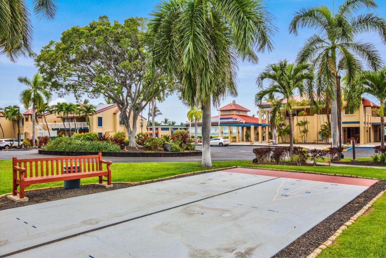 Oceanfront Complex With 2 Pools, Tennis Courts, And Expansive Ocean Views - 10-104 Kailua-Kona Exterior photo